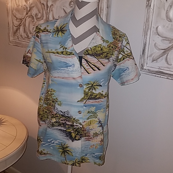 Wave Shoppe Hawaiian Shirt - Picture 2 of 6